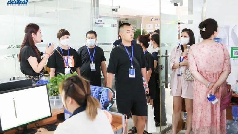 音响系统是企业培训中不可或缺的部分。在定制音响系统时，需要考虑以下参数：